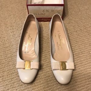 Salvatore Ferragamo vintage Lillaz